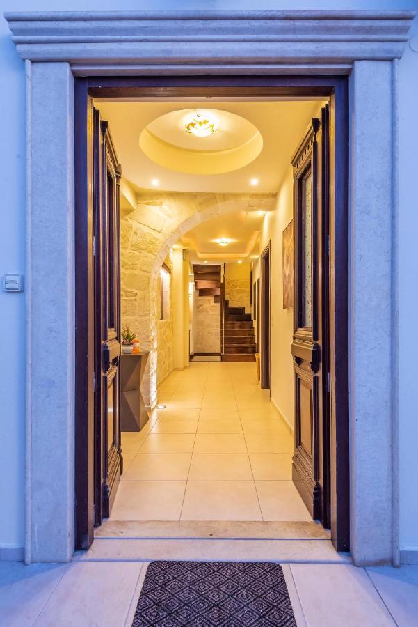 Fortezza Side Suite 罗希姆诺 外观 照片